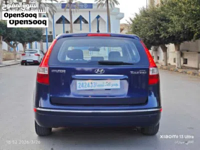 Hyundai Elantra Standard 2