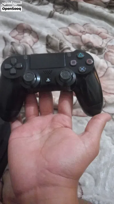 بلاي ستيشن 4 برو للبيع مستعمل استعمال خفيف play station 4 pro for sale second hand used lightly 2
