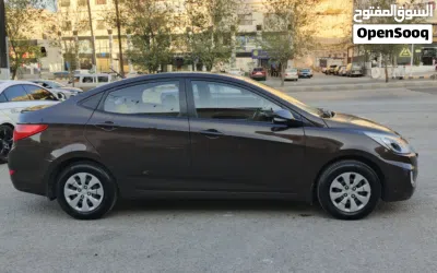 Hyundai Accent Standard 3