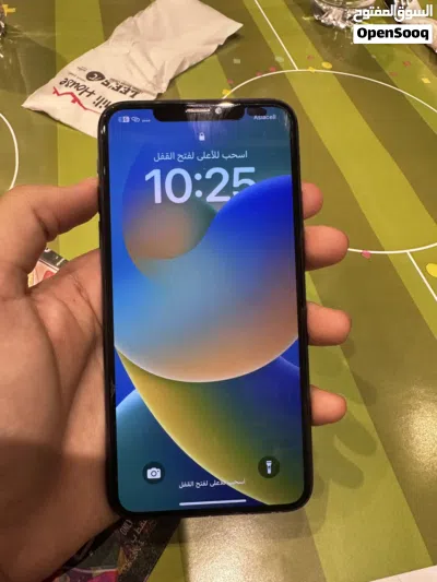 ايفون 11 pro max ذاكرة 512 2