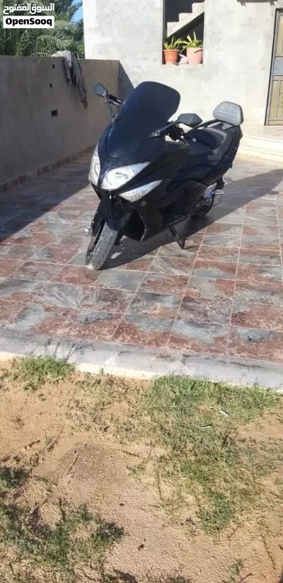 Yamaha TmaX 2