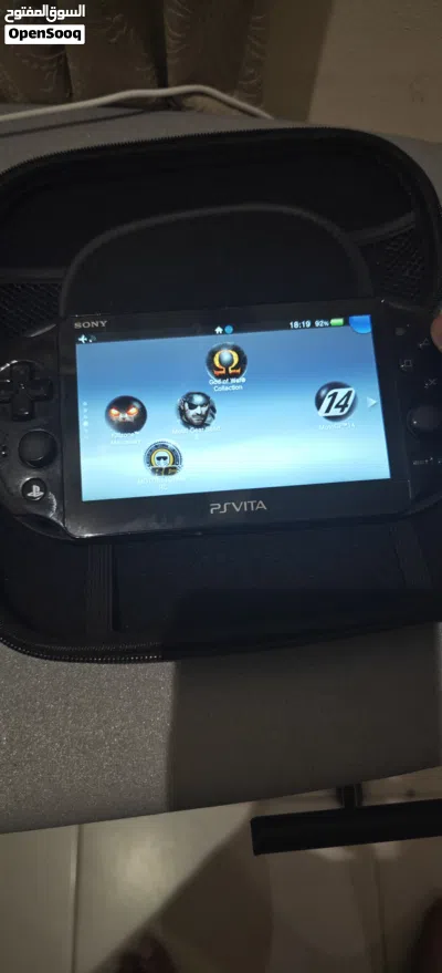 Ps vita 2000 in extremely clean condition for sale 3