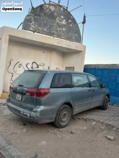 Toyota Sienna LE 2