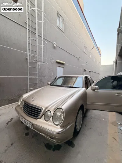 Mercedes Benz E-Class E 200 4