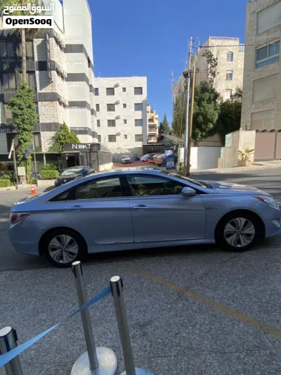 Hyundai Sonata Limited 4