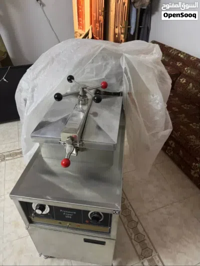 ماكينة بروست الحالة: جديدة بالقرطاس (كرت). الصناعة: أمريكي (درجة أولى). التشغيل: كهرباء. 3