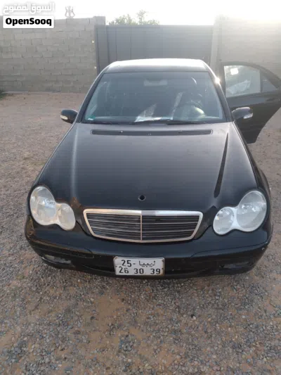 مرسيدس بنز الفئة-C C 200 4