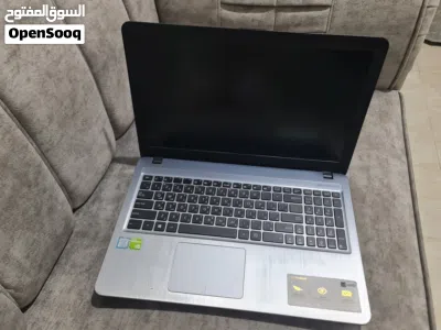 ASUS VivoBook 15 X540U 4