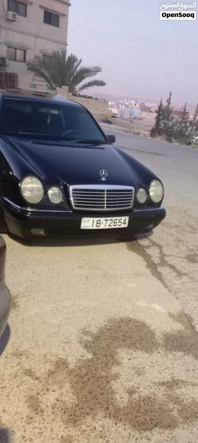 مرسيدس بنز الفئة-E E 200 2