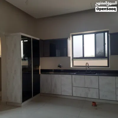 السلام عليك ورحمه متوفر انواع تصميم لي المطبخ شغله فنان العامل 4