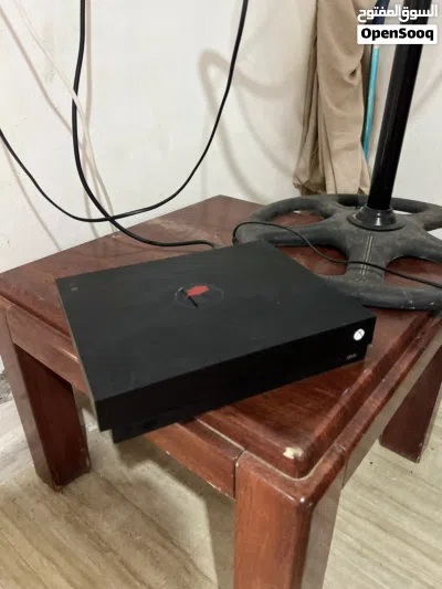 XBOX ONE X 4