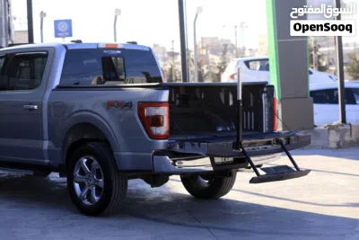 Ford F-150 Lariat 2