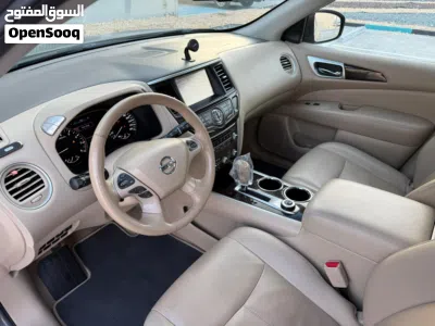 Nissan Pathfinder SV 4