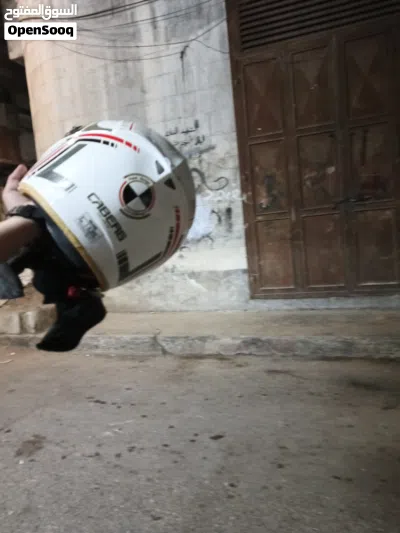 خوذة مستعملة بدها شغل من جوا 3