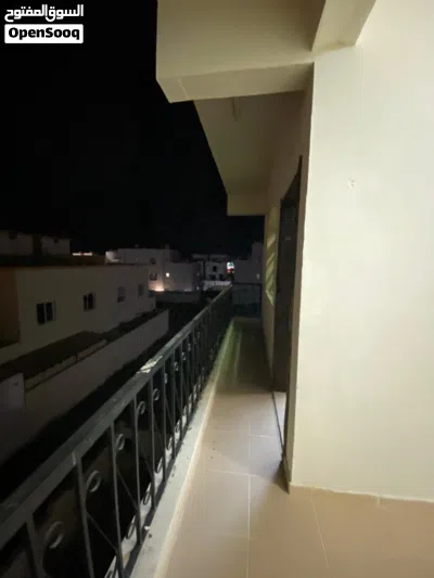 استديو مميز بالسيب يشاهد البحر غرفه وحمام وبلكونه كبيره ومطبخ نظامي كبير شامل فواتير 3