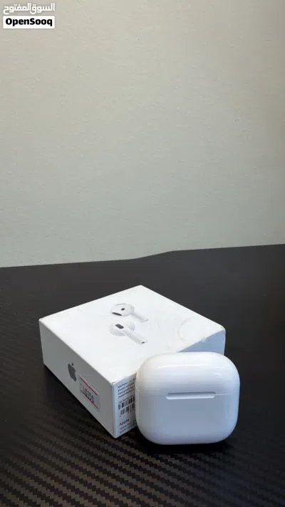 Apple AirPods 4 )ANC) 3