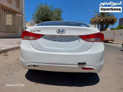 Hyundai Elantra GL 3
