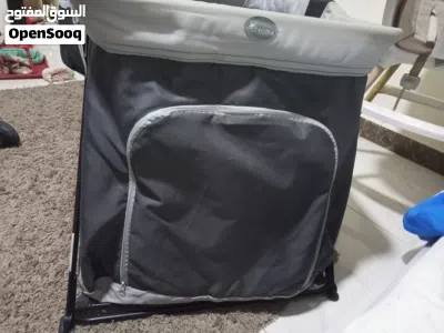 سرير بيبي و كراجة اطفال و كرسي طعام بسعر كامل لل 3 قطع ب 90 دينار 3