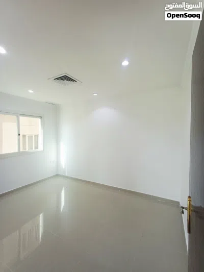 للإيجار عائلات فقط . السالميه قطعه 6 شارع قطر . بناية صيدلية الكمال . 4