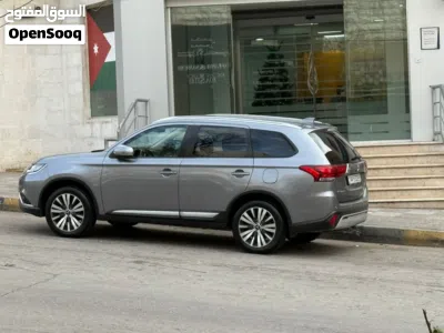 Mitsubishi Outlander Sport 4