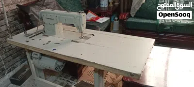 ماكنت حياطه تجاري بحاله جيده موجوده في الزرقا 3
