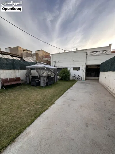 عقار 300م طابقين للايجار 2