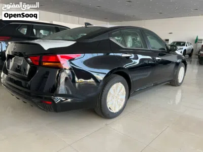Nissan Altima S 4