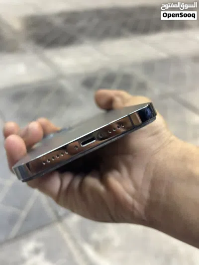 ايفون 12 برو ماكس بسعر لقطة 3
