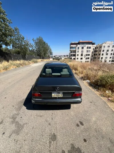Mercedes Benz E-Class E 200 2
