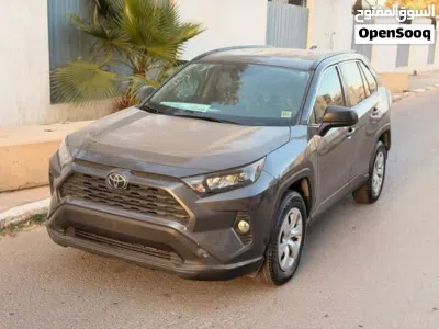 Toyota RAV 4 LE 4