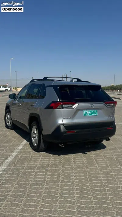 Toyota RAV 4 XLE 3