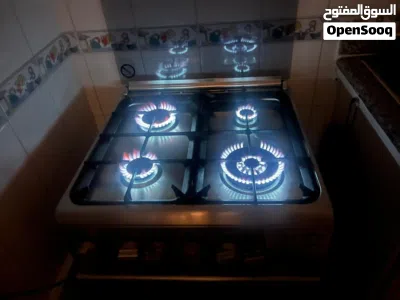Italian Bombani 4-Burner Gas Stove – Excellent Condition 2