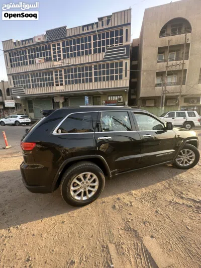 جیپ گراند چێرۆکی Laredo 4