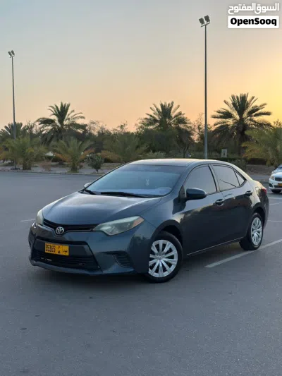 Toyota Corolla LE 2