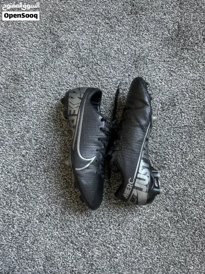 جوتي كوره نايك اوريجينال اصلي حالته كا الجديده نظيف مقاس 42:5 Football shoes Nike original 2