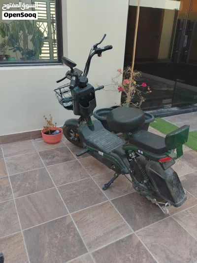brand new scooter used only 8 days price 130 negotiable 3