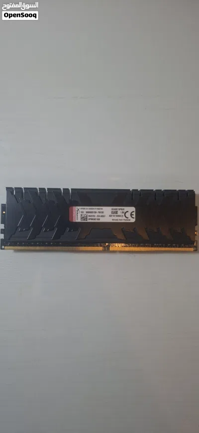 للبيع قطعة رام HyperX Fury DDR4 مميزة وغنية عن التعريف، بحجم 8 جيجا وبتردد 2400 ميجاهرتز. القطعة أصل 2