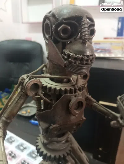 قطعه فنيه صناعه يدويه مصنوع من قطع الموتورسايكل لايوجد منه الا قطعه واحده ، الصانع غير معروف 4