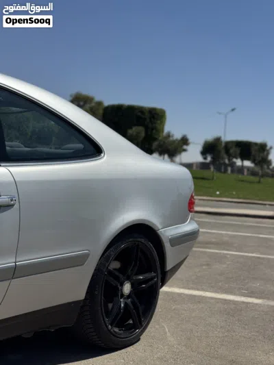 Mercedes Benz CLK-Class CLK 200 4