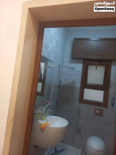 الوسيط لدينا صالة الايجار تجاريه جديدة شارع فرعي زناته الجديدة اقرا تحت كويس 3