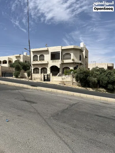 فيلا للبيع في المقابلين حي الحويان 2