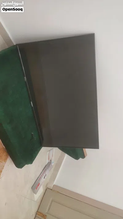 شاشه جديده بي باكوها قاعده نيو مش مستعمله بكل بالقاعده والرجلين متعاها حتى الضمانه قاعده 2