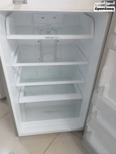 LG clean condition fridge for sale 4