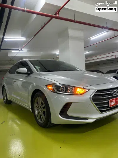 Hyundai Elantra Limited 4