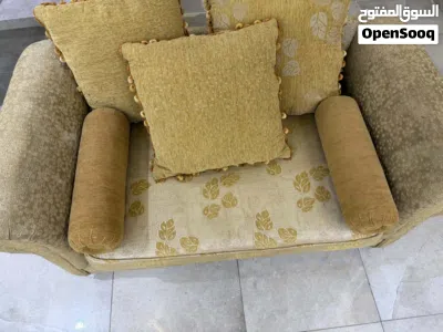 طقم كنب بحالة ممتازه للبيع بسعر150 3