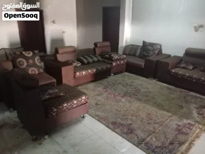 عنوان الإعلان: للبيع المستعجل.. طقم كنب أمريكي 6 قطع نظيف جداً (لقطة) النص: السلام عليكم، للبيع الس 2