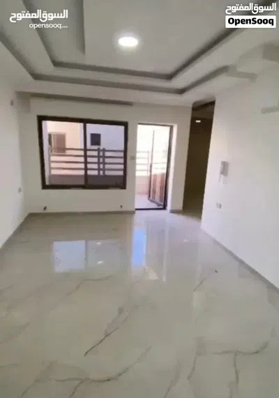 شقه مميزه للبيع جبل الحديد 2