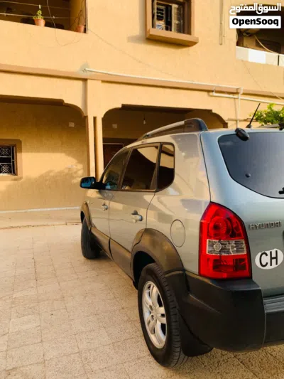 Hyundai Tucson GL 2