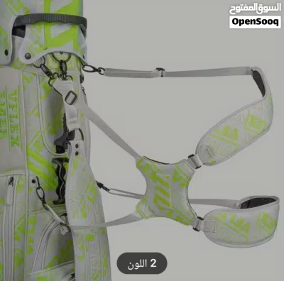 حقيبة جولف من ماركة Vessel، وتحديداً طراز VLX 2.0 Stand Bag، والتي تتميز بتصميم خفيف الوزن ومواد 3