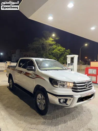 Toyota Hilux SR5 3